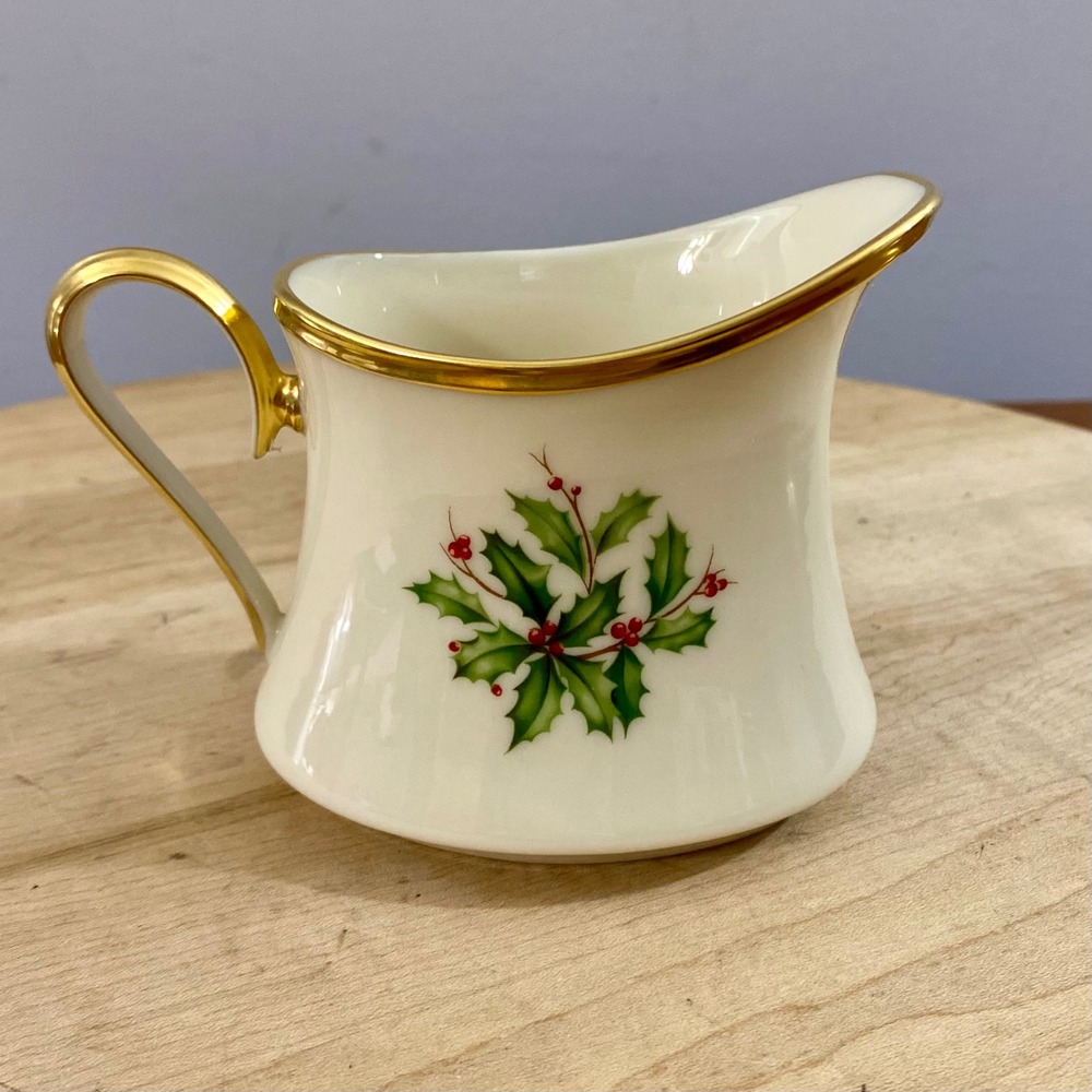 Lenox Holiday Coffee Pot Creamer & Sugar Bowl 3 Pc Set Holly Berry Gold Trim USA - Picture 9 of 16